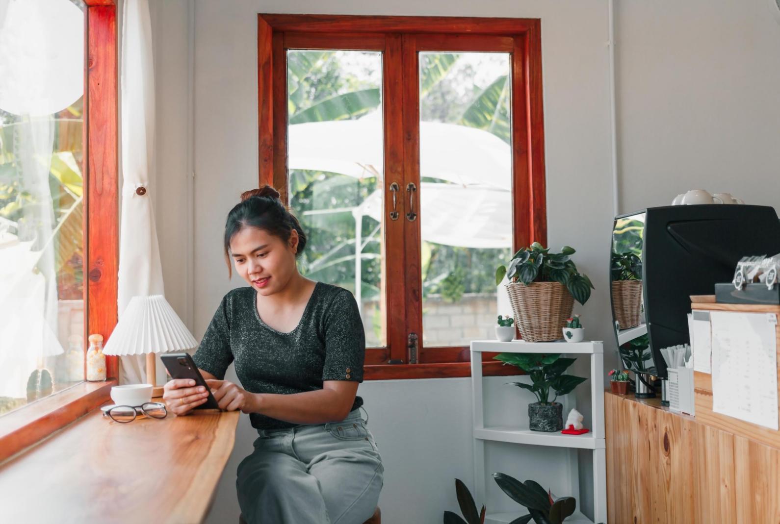 Individual consultation session showing personalized financial planning approach